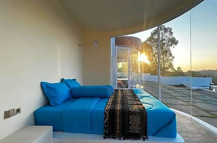 فندق Highland Glamping 4*